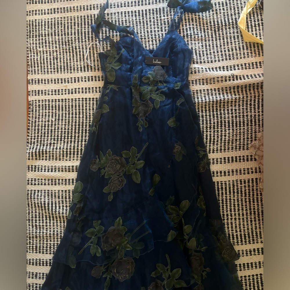 Lulus flowy floral dress